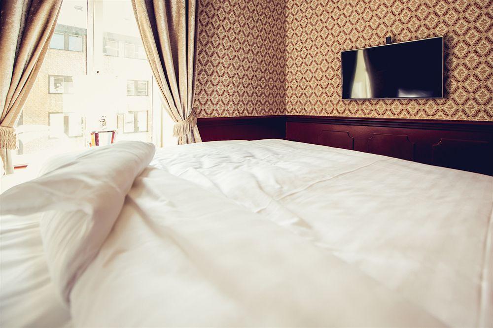 Hotel Pigalle Göteborg Kültér fotó A bed